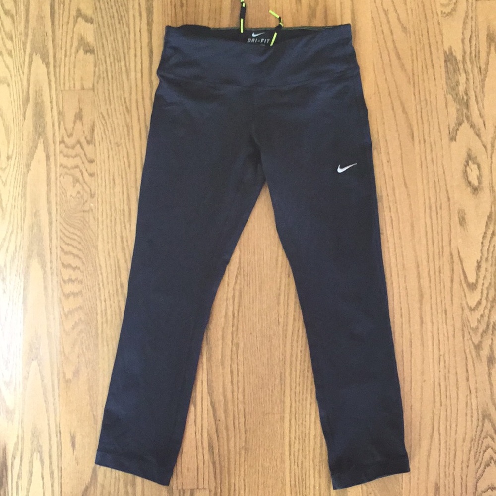 Nike dri-fit cropped leggings